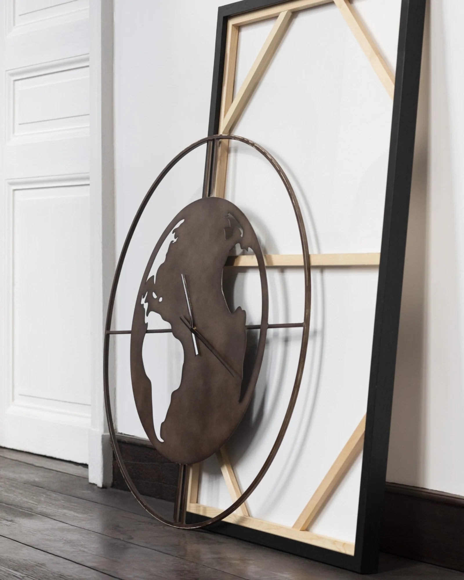 Wereldkaart Wandklok van Metaal – Donkerbruin-Wall Clock-Maeviaz-Maeviaz