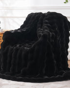 Fluffy Plaid met Structuur – Zachte Fleece Deken Zwart-Fleece Dekens-Maeviaz-Maeviaz