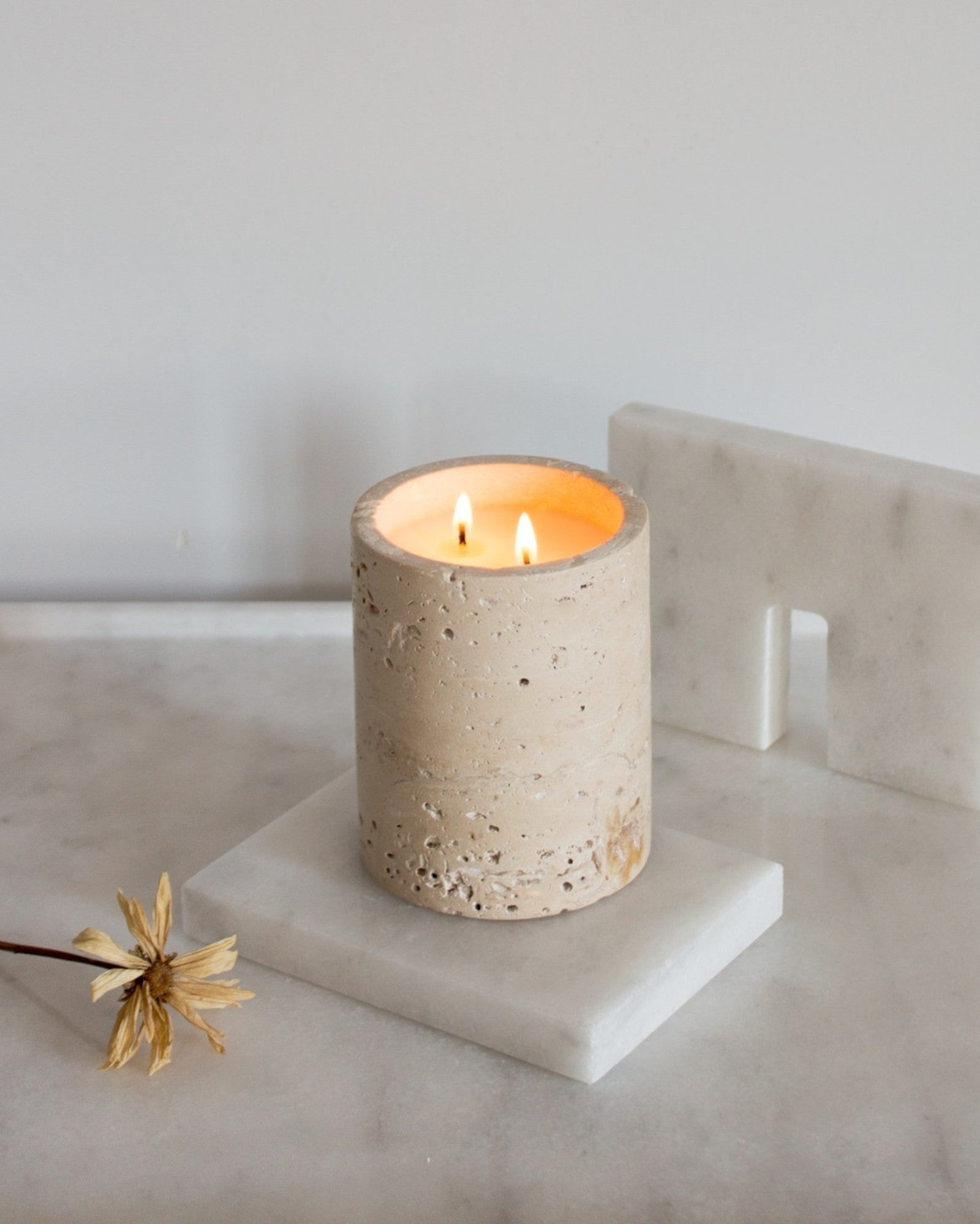 Travertin Marmeren Kaars – Natuur Beige Pot – Handgemaakt-Kaars-Maeviaz-Maeviaz